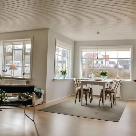 Gorgeous In With Kitchen Apartment