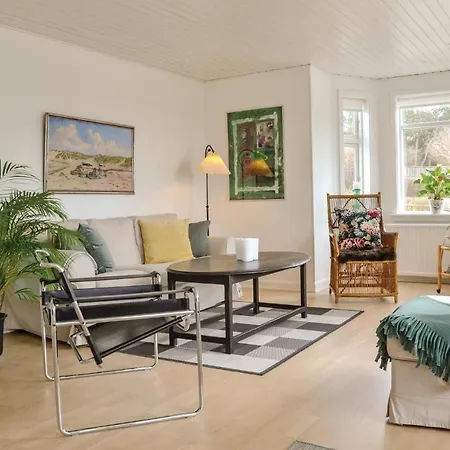 Two-bedroom In Lejlighed